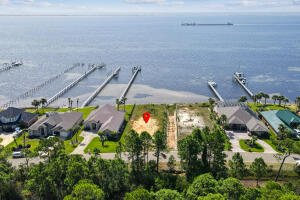 Life keeps getting better living Waterfront on the Santa Rosa Sound!